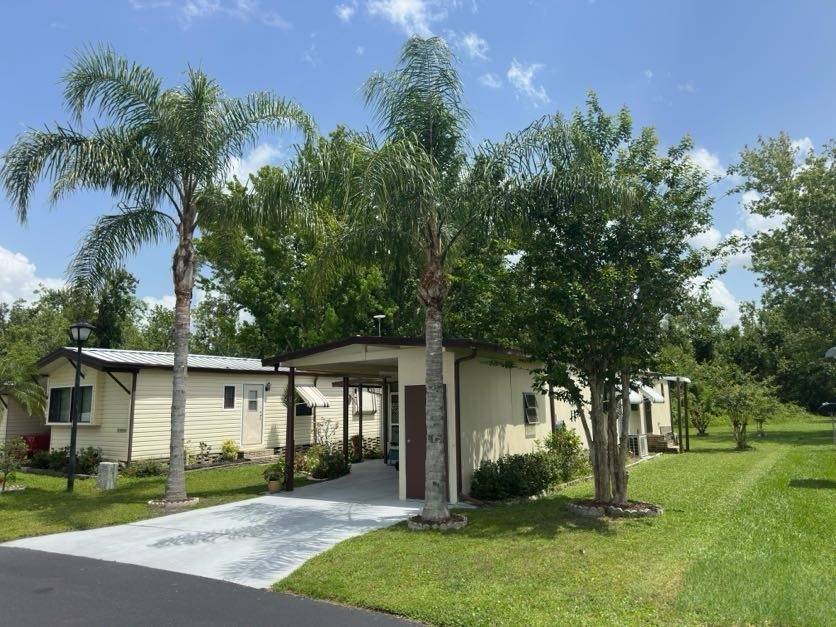 Winter Haven, FL Mobile Home for Sale located at 49 Hideaway Lane Hidden Cove